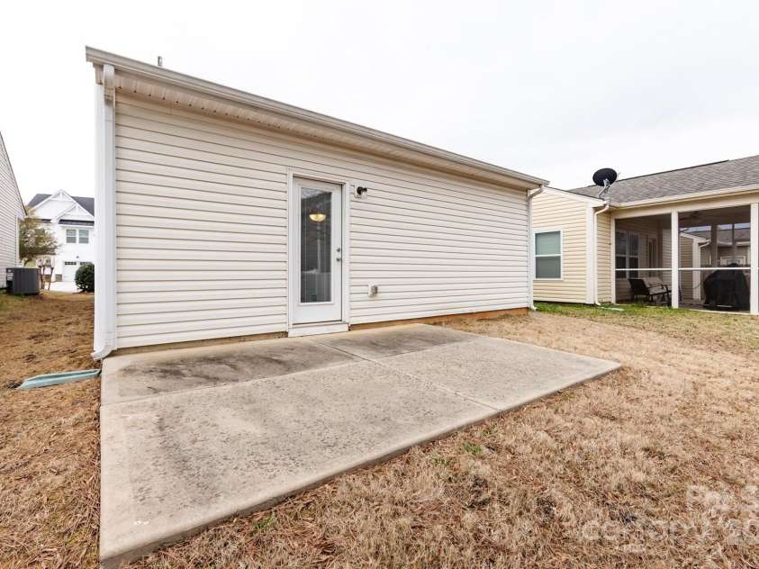 5216 Crystal Lakes Drive, Rock Hill, SC 29732.  MLS# CAR4226048, YatesRealty ID 11572. 