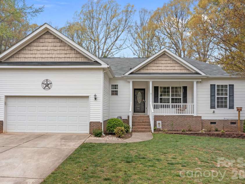 1667 Warwick Court, Lincolnton, NC 28092.  MLS# CAR4365135, YatesRealty ID 11573. 