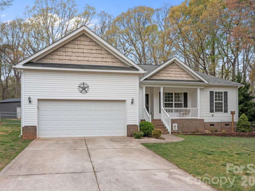 1667 Warwick Court, Lincolnton, NC 28092.  MLS# CAR4365135, YatesRealty ID 11573. 