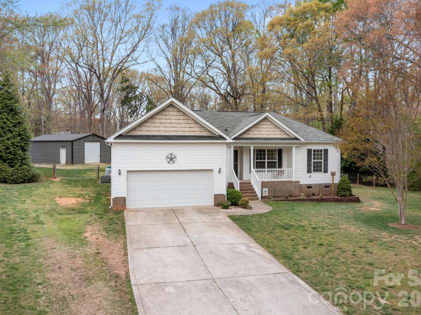 1667 Warwick Court, Lincolnton, NC 28092.  MLS# CAR4365135, YatesRealty ID 11573. 