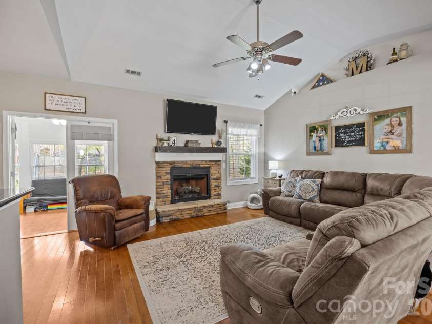 1667 Warwick Court, Lincolnton, NC 28092.  MLS# CAR4365135, YatesRealty ID 11573. 
