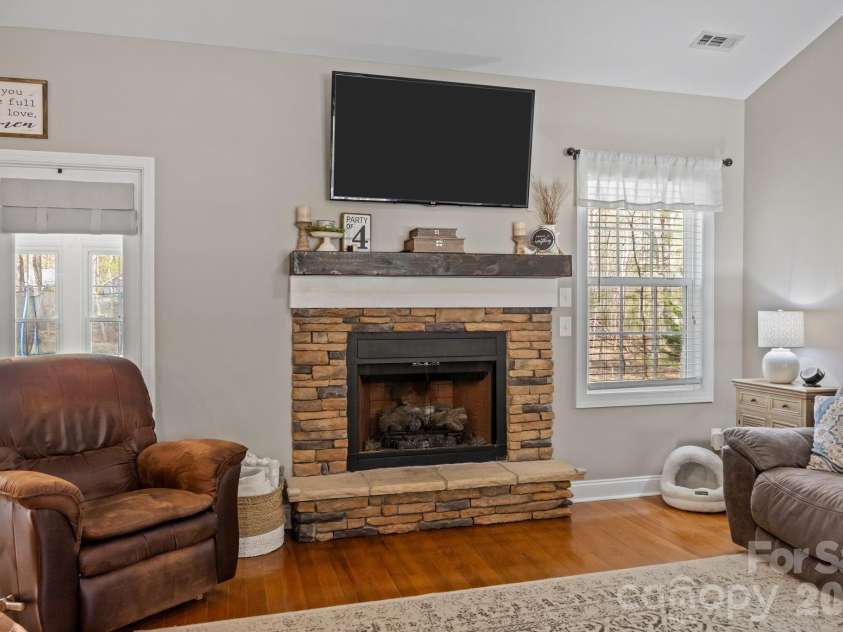 1667 Warwick Court, Lincolnton, NC 28092.  MLS# CAR4365135, YatesRealty ID 11573. 
