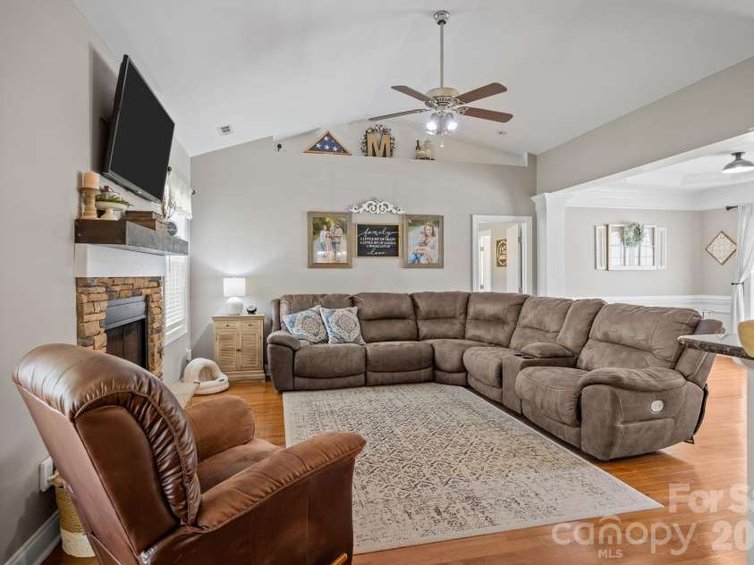 1667 Warwick Court, Lincolnton, NC 28092.  MLS# CAR4365135, YatesRealty ID 11573. 