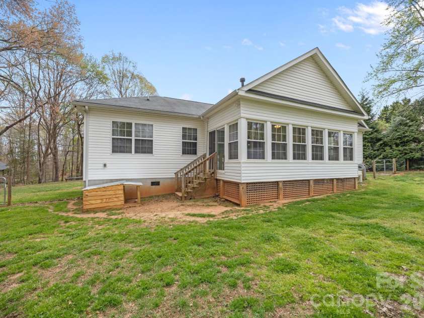 1667 Warwick Court, Lincolnton, NC 28092.  MLS# CAR4365135, YatesRealty ID 11573. 