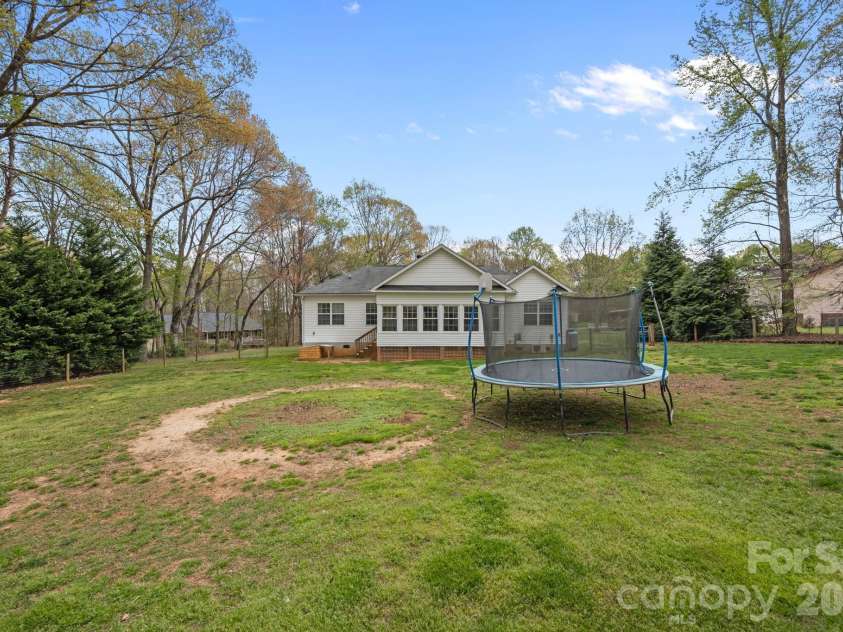 1667 Warwick Court, Lincolnton, NC 28092.  MLS# CAR4365135, YatesRealty ID 11573. 