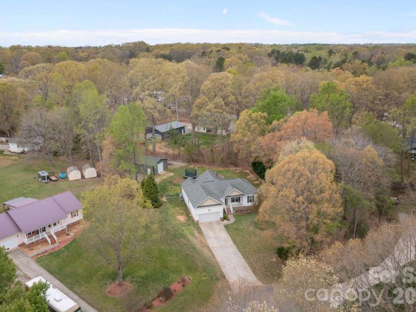 1667 Warwick Court, Lincolnton, NC 28092.  MLS# CAR4365135, YatesRealty ID 11573. 
