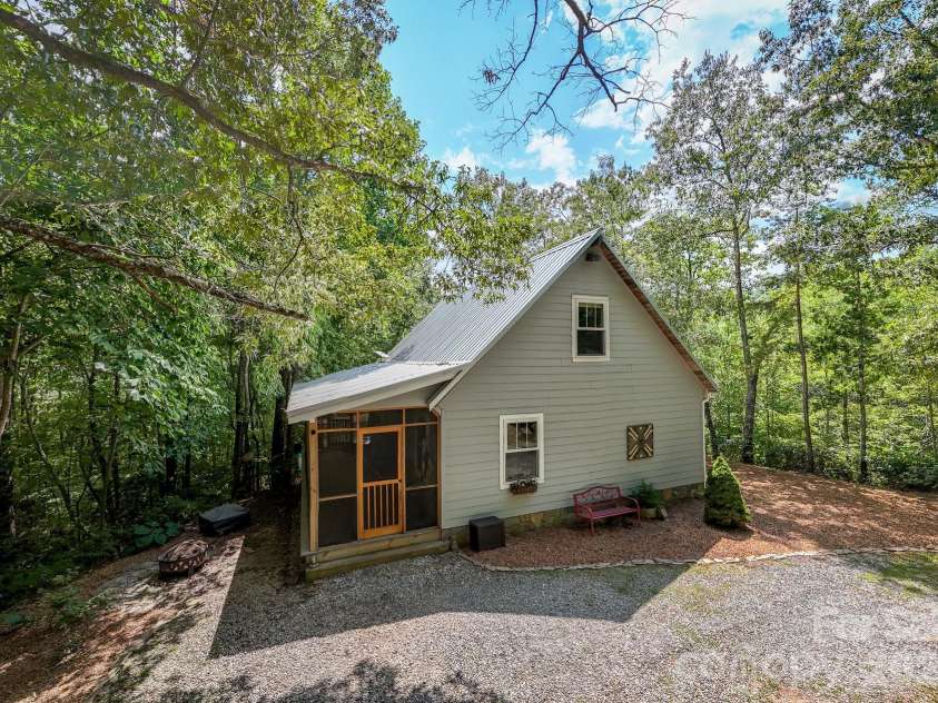 292 Wolf Creek Heights, Almond, NC 28702.  MLS# CAR4365198, YatesRealty ID 11574. 