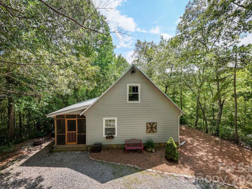 292 Wolf Creek Heights, Almond, NC 28702.  MLS# CAR4365198, YatesRealty ID 11574. 