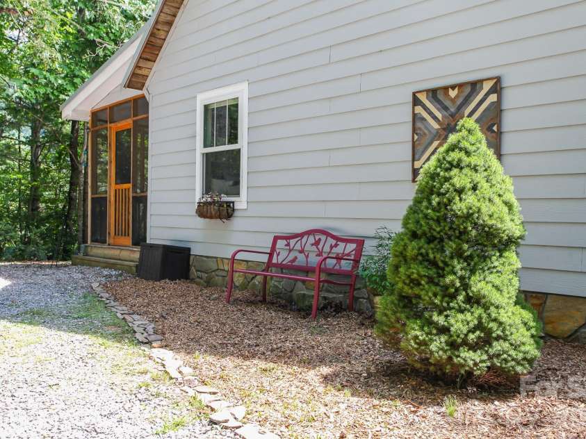 292 Wolf Creek Heights, Almond, NC 28702.  MLS# CAR4365198, YatesRealty ID 11574. 