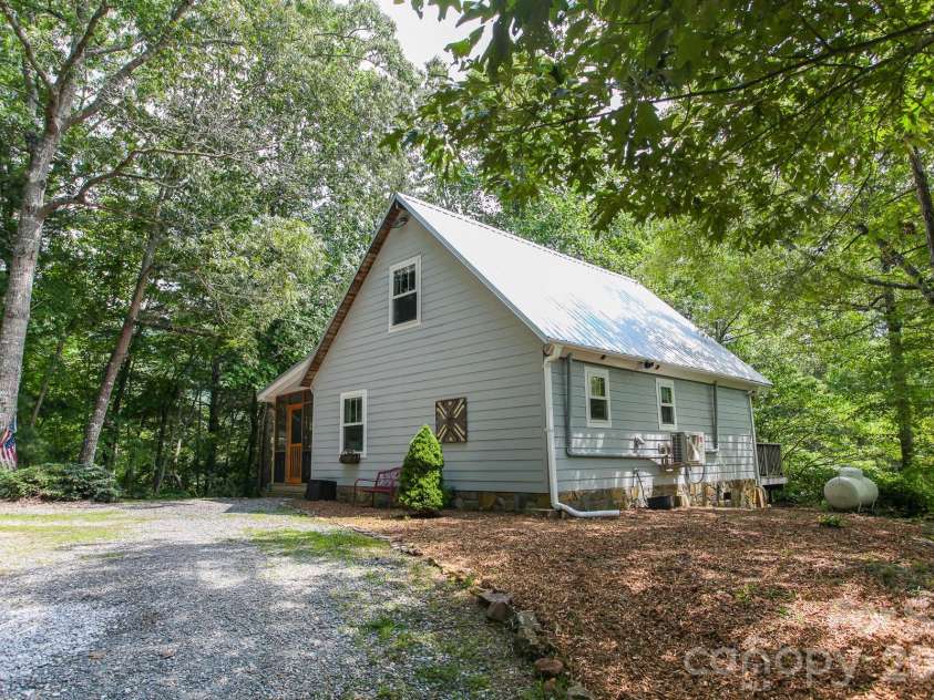 292 Wolf Creek Heights, Almond, NC 28702.  MLS# CAR4365198, YatesRealty ID 11574. 
