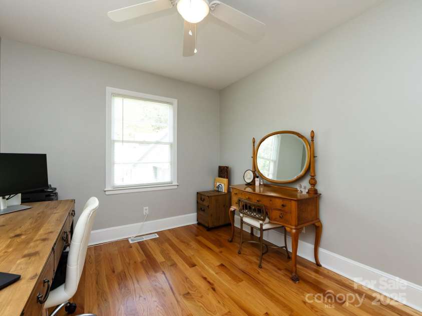 6616 Williams Road, Charlotte, NC 28215.  MLS# CAR4249256, YatesRealty ID 11574. Plenty of room