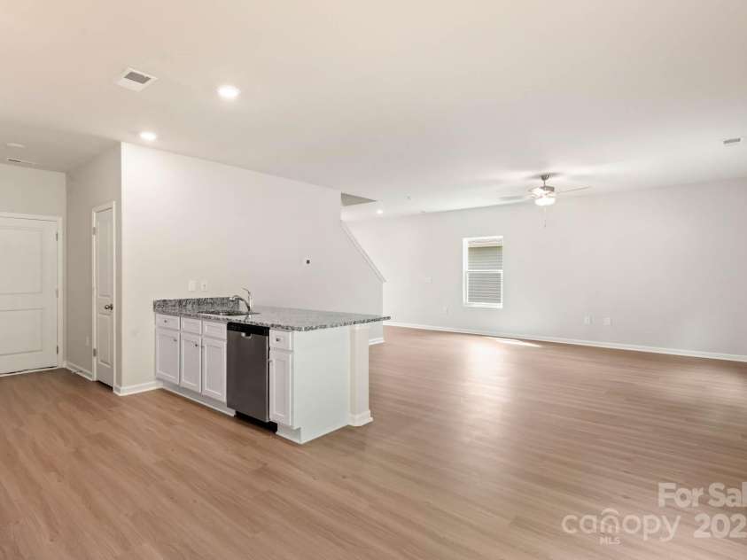 3334 Strong Box Lane, Gastonia, NC 28052.  MLS# CAR4257233, YatesRealty ID 11575. 