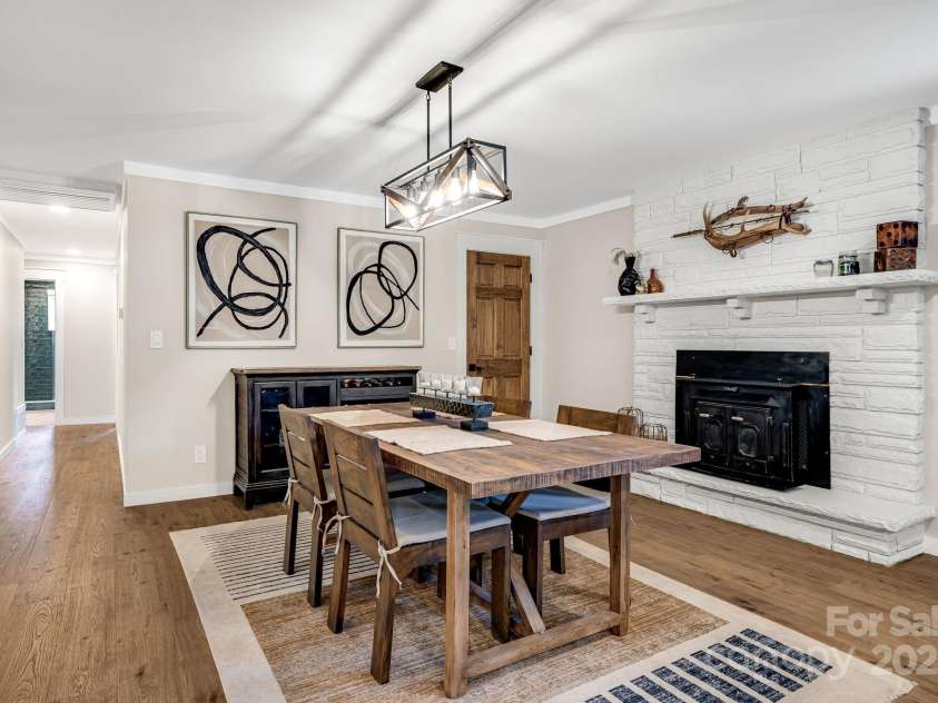 95 Hunters Ridge Road, Mills River, NC 28759.  MLS# CAR4244333, YatesRealty ID 11576. 