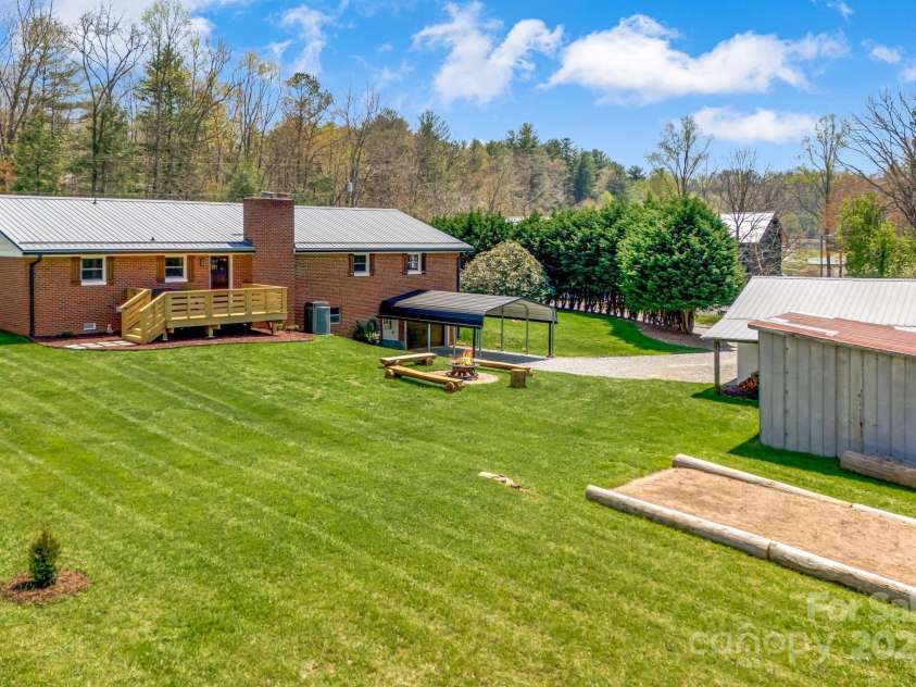 95 Hunters Ridge Road, Mills River, NC 28759.  MLS# CAR4244333, YatesRealty ID 11576. 