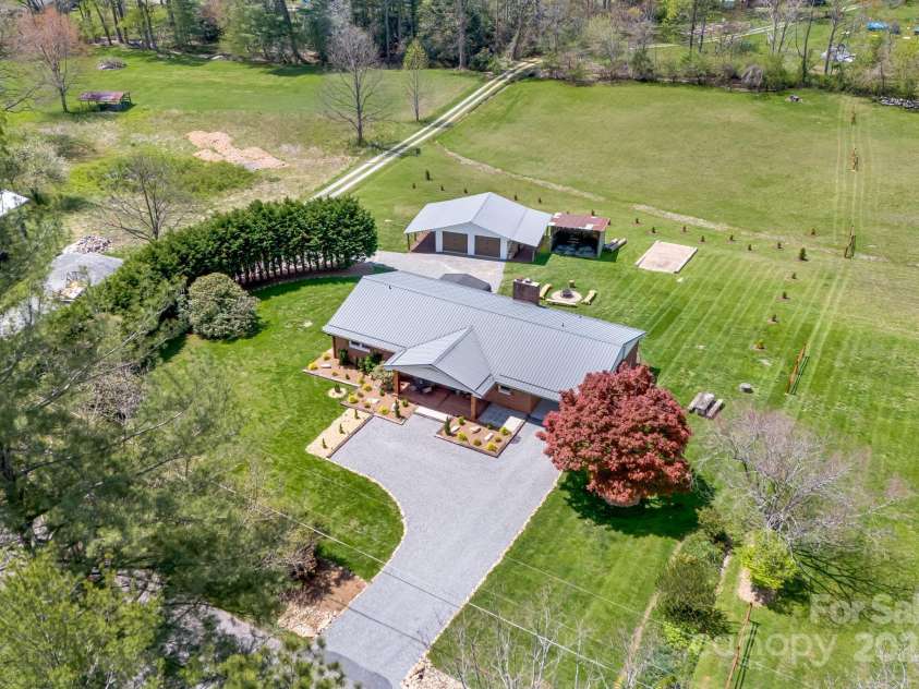 95 Hunters Ridge Road, Mills River, NC 28759.  MLS# CAR4244333, YatesRealty ID 11576. 