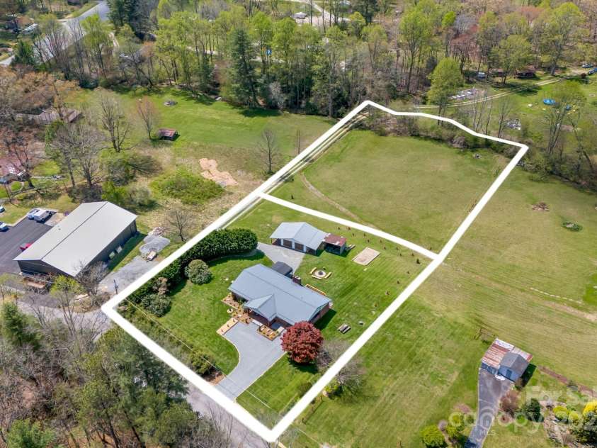 95 Hunters Ridge Road, Mills River, NC 28759.  MLS# CAR4244333, YatesRealty ID 11576. Outline including Lot 2