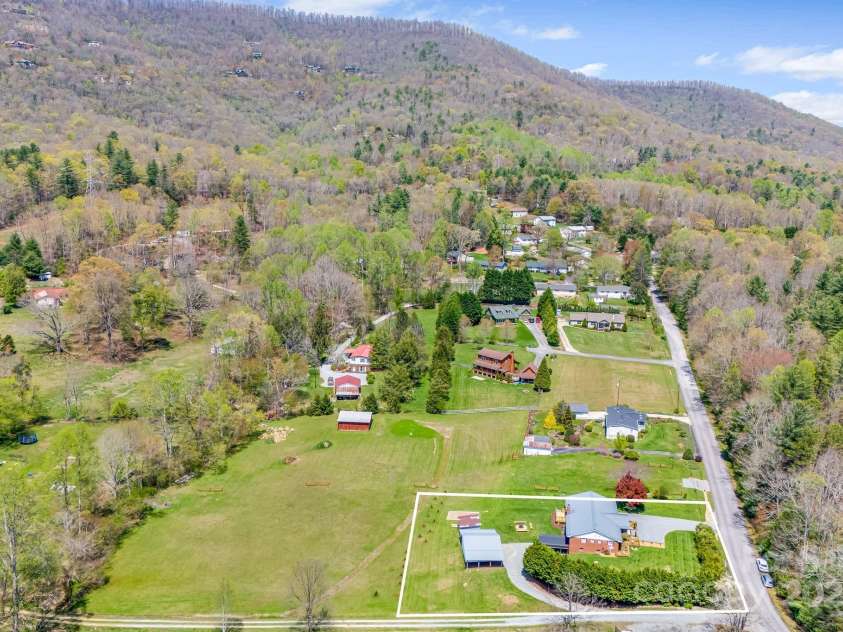 95 Hunters Ridge Road, Mills River, NC 28759.  MLS# CAR4244333, YatesRealty ID 11576. Views of the surrounding mountains