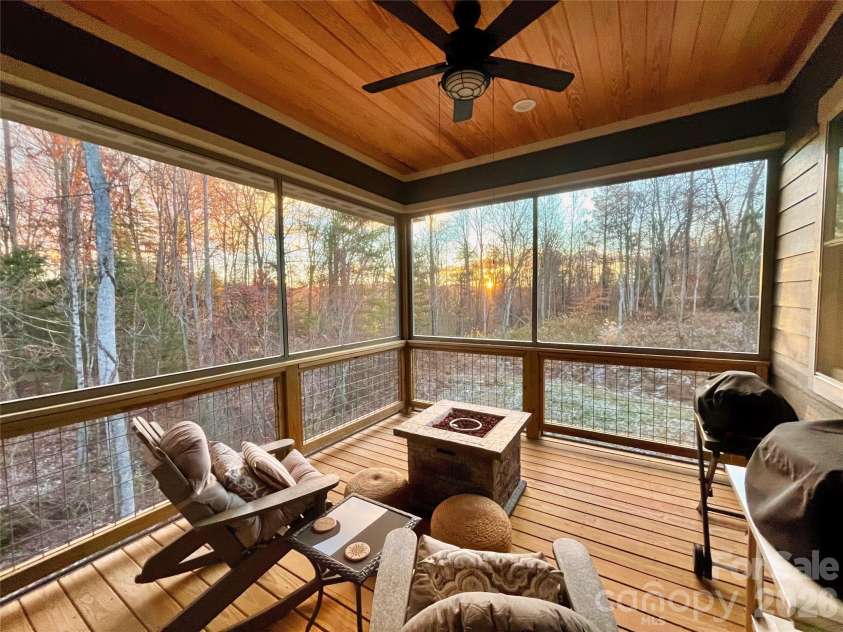 14 Cider Hill Lane, Hendersonville, NC 28792.  MLS# CAR4363744, YatesRealty ID 11577. 