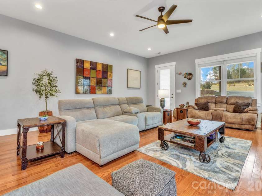 14 Cider Hill Lane, Hendersonville, NC 28792.  MLS# CAR4363744, YatesRealty ID 11577. 
