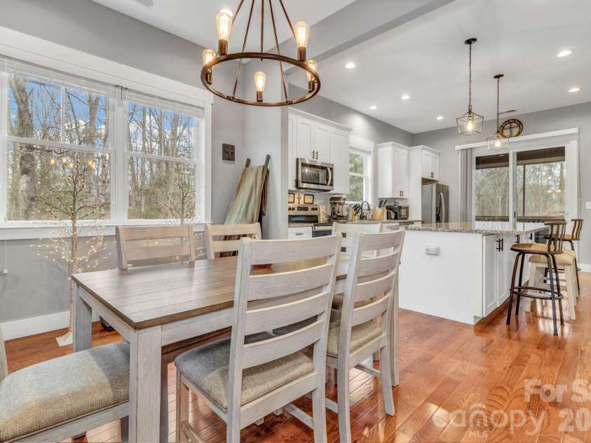 14 Cider Hill Lane, Hendersonville, NC 28792.  MLS# CAR4363744, YatesRealty ID 11577. 