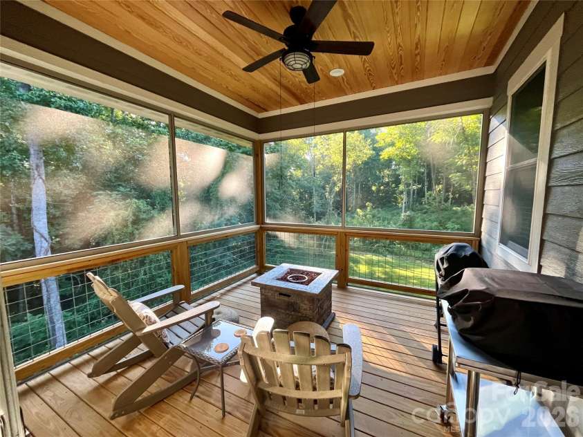 14 Cider Hill Lane, Hendersonville, NC 28792.  MLS# CAR4363744, YatesRealty ID 11577. 