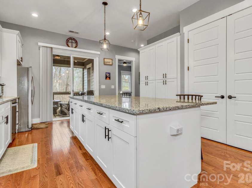 14 Cider Hill Lane, Hendersonville, NC 28792.  MLS# CAR4363744, YatesRealty ID 11577. 