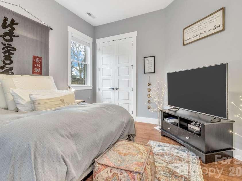 14 Cider Hill Lane, Hendersonville, NC 28792.  MLS# CAR4363744, YatesRealty ID 11577. 