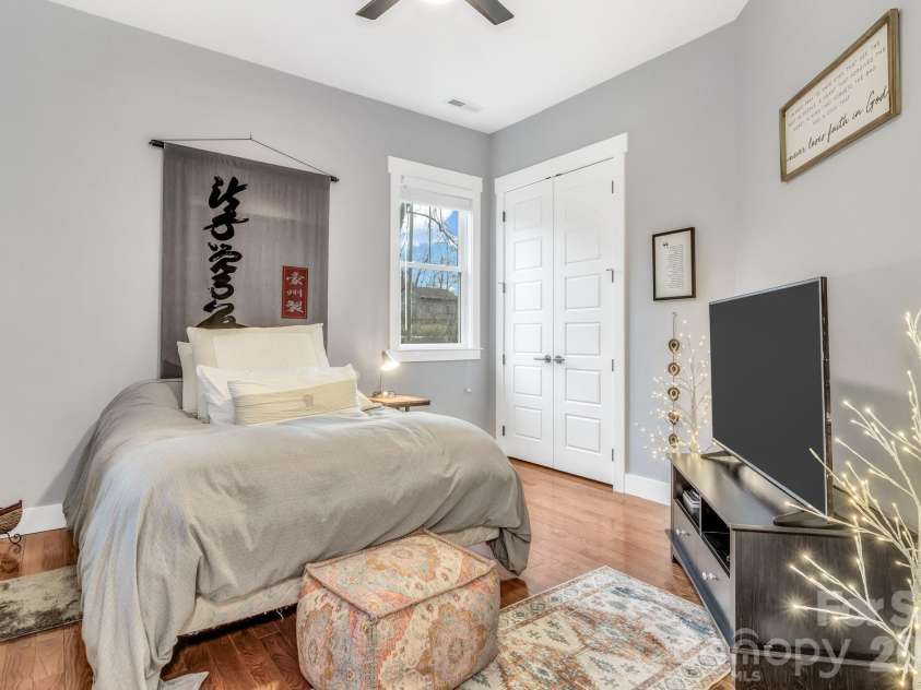 14 Cider Hill Lane, Hendersonville, NC 28792.  MLS# CAR4363744, YatesRealty ID 11577. 