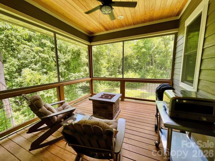 14 Cider Hill Lane, Hendersonville, NC 28792.  MLS# CAR4363744, YatesRealty ID 11577. 