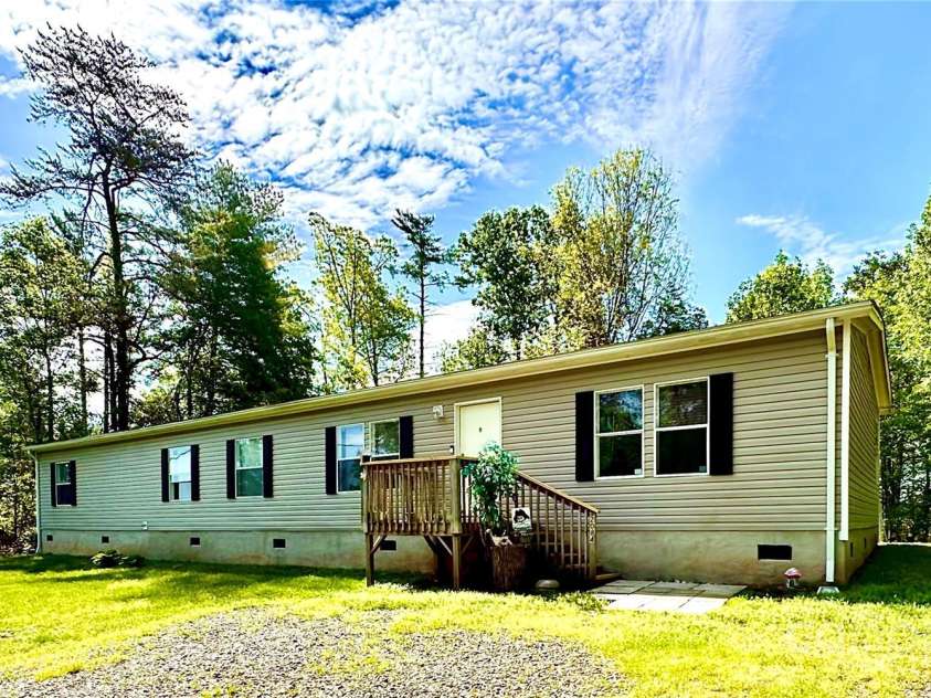 2084 Bristol Creek Avenue, Morganton, NC 28655.  MLS# CAR4247733, YatesRealty ID 11577. 