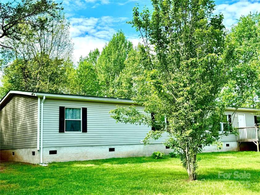 2084 Bristol Creek Avenue, Morganton, NC 28655.  MLS# CAR4247733, YatesRealty ID 11577. 