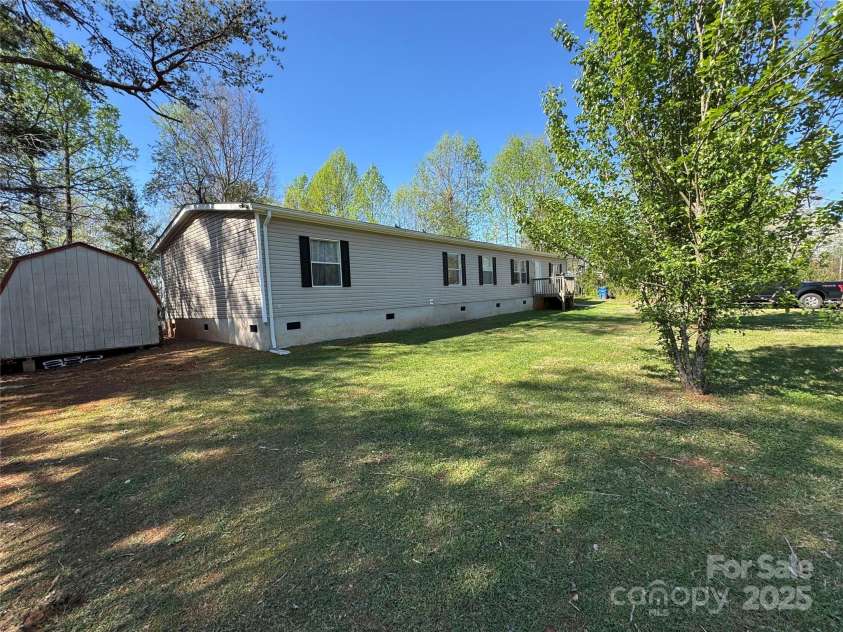 2084 Bristol Creek Avenue, Morganton, NC 28655.  MLS# CAR4247733, YatesRealty ID 11577. 