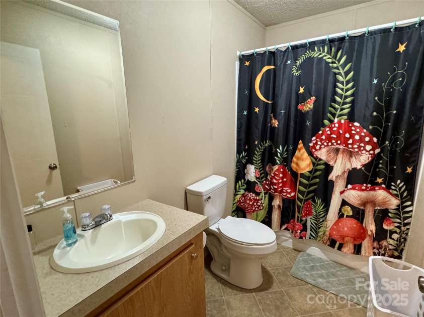 2084 Bristol Creek Avenue, Morganton, NC 28655.  MLS# CAR4247733, YatesRealty ID 11577. House bath #2