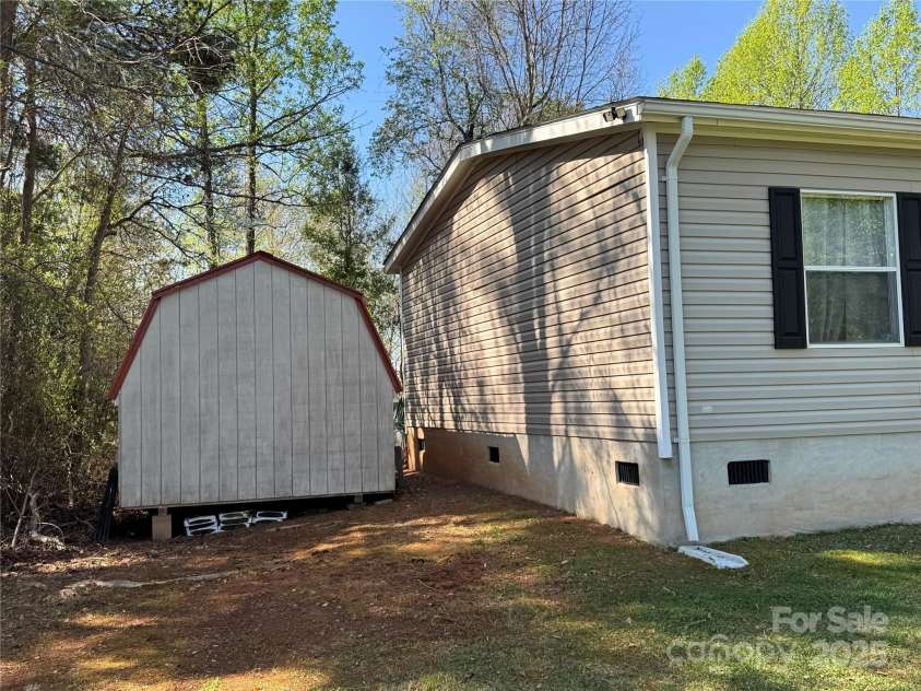 2084 Bristol Creek Avenue, Morganton, NC 28655.  MLS# CAR4247733, YatesRealty ID 11577. Large Outbuilding