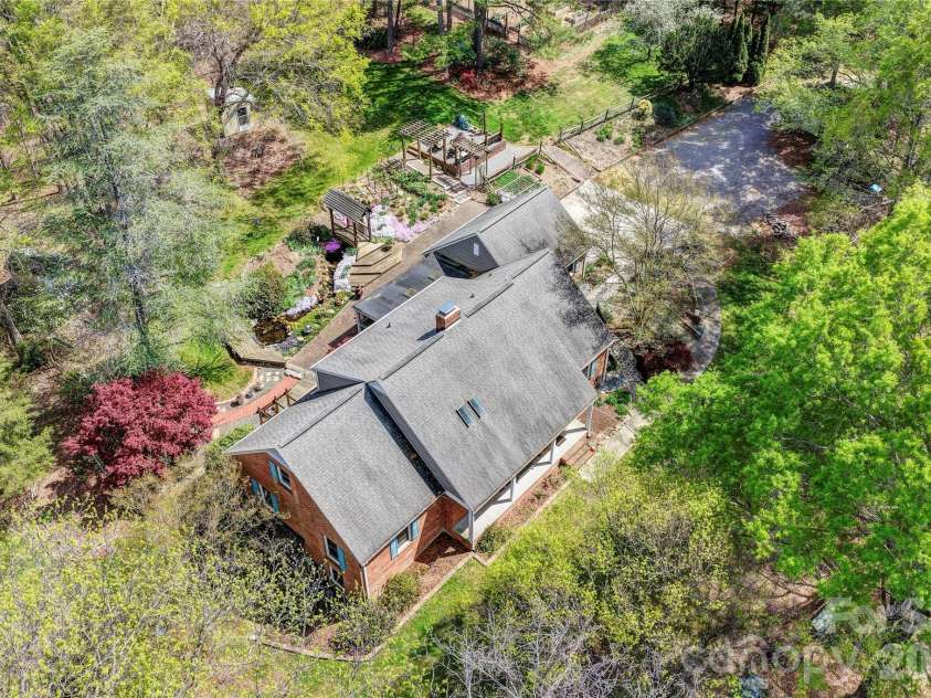 1035 Brafford Drive, Concord, NC 28025.  MLS# CAR4364837, YatesRealty ID 11578. 