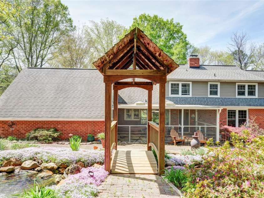 1035 Brafford Drive, Concord, NC 28025.  MLS# CAR4364837, YatesRealty ID 11578. 