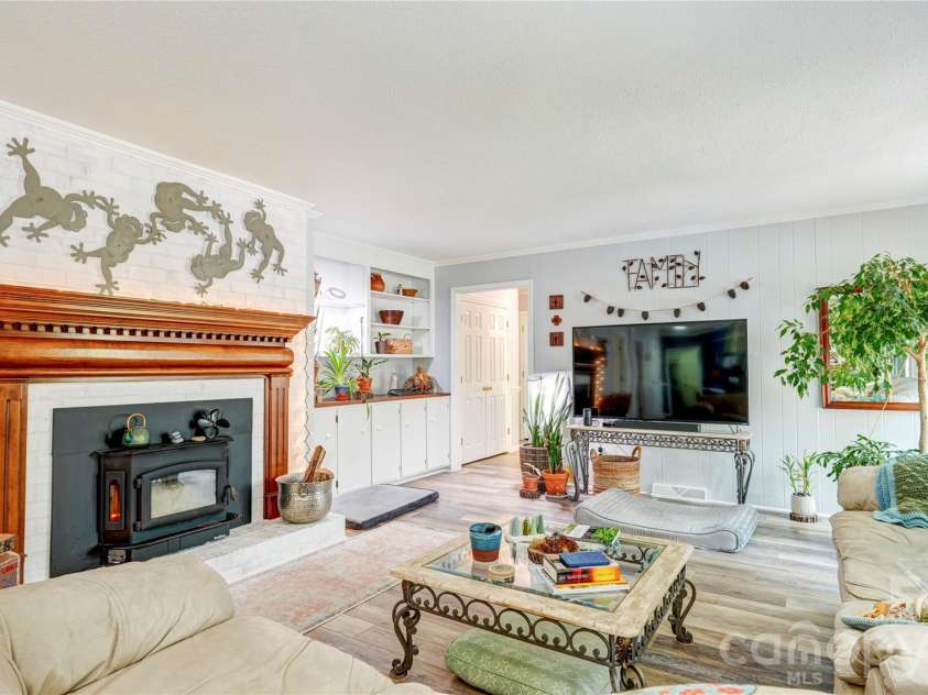 1035 Brafford Drive, Concord, NC 28025.  MLS# CAR4364837, YatesRealty ID 11578. 