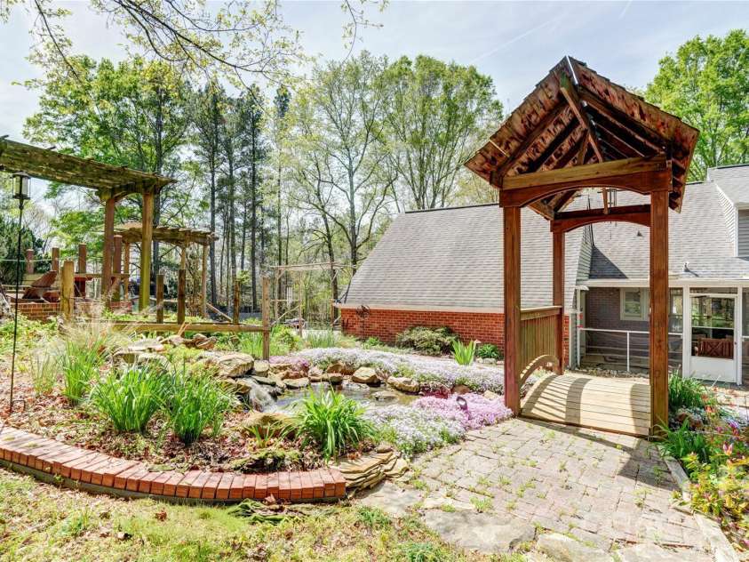 1035 Brafford Drive, Concord, NC 28025.  MLS# CAR4364837, YatesRealty ID 11578. 