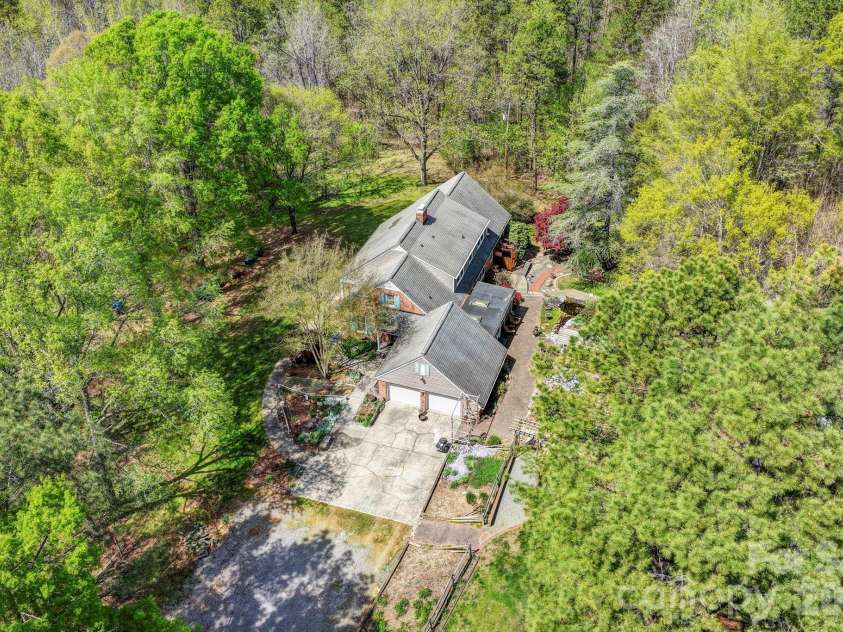 1035 Brafford Drive, Concord, NC 28025.  MLS# CAR4364837, YatesRealty ID 11578. 