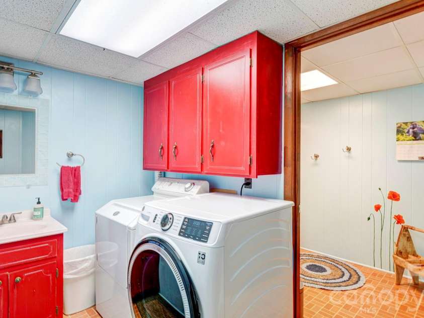 1035 Brafford Drive, Concord, NC 28025.  MLS# CAR4364837, YatesRealty ID 11578. Laundry