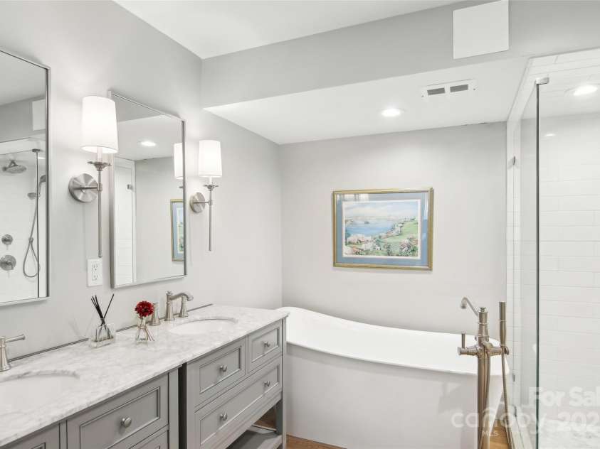 47 Ridgetop Circle, Brevard, NC 28712.  MLS# CAR4231217, YatesRealty ID 11578. 