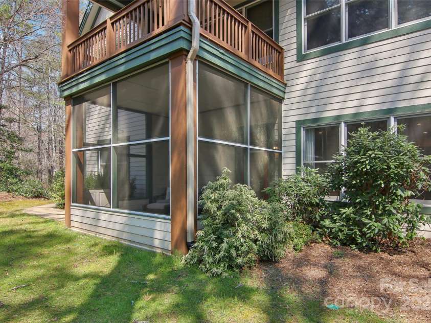 47 Ridgetop Circle, Brevard, NC 28712.  MLS# CAR4231217, YatesRealty ID 11578. 