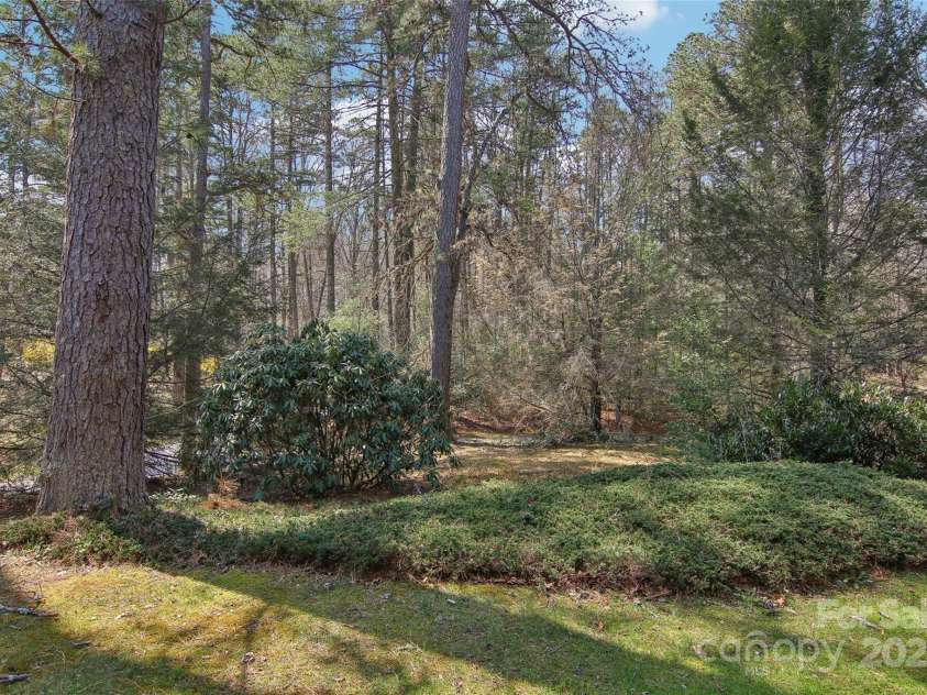 47 Ridgetop Circle, Brevard, NC 28712.  MLS# CAR4231217, YatesRealty ID 11578. 
