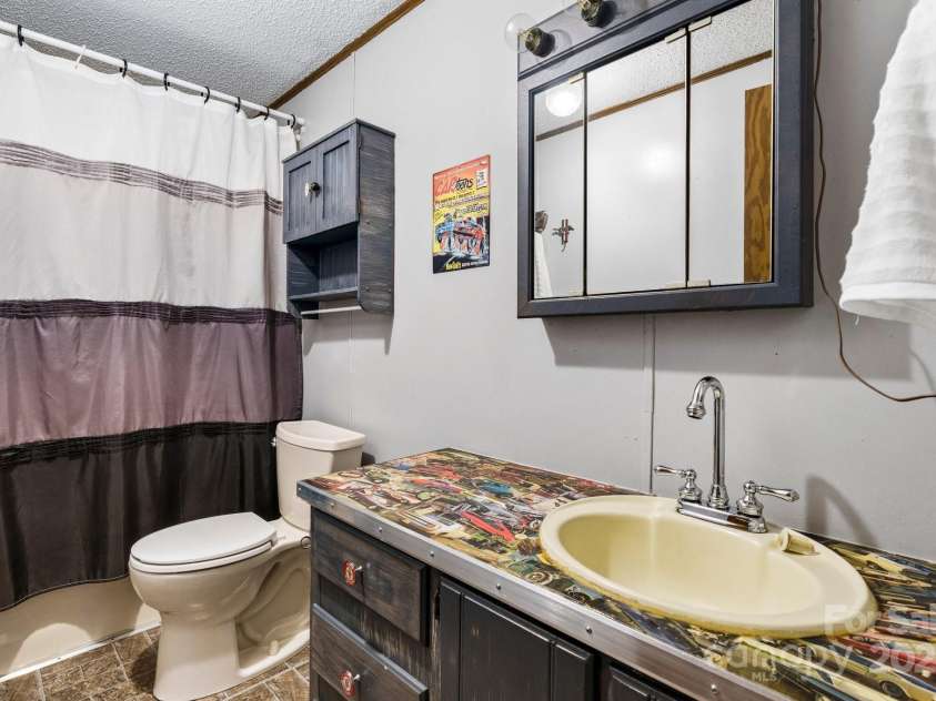 2003 Cape Hickory Cutoff Road, Hickory, NC 28601.  MLS# CAR4247539, YatesRealty ID 11579. 