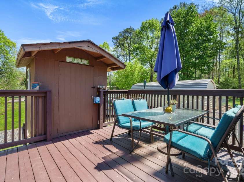 2003 Cape Hickory Cutoff Road, Hickory, NC 28601.  MLS# CAR4247539, YatesRealty ID 11579. 