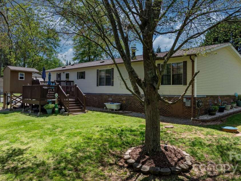 2003 Cape Hickory Cutoff Road, Hickory, NC 28601.  MLS# CAR4247539, YatesRealty ID 11579. 