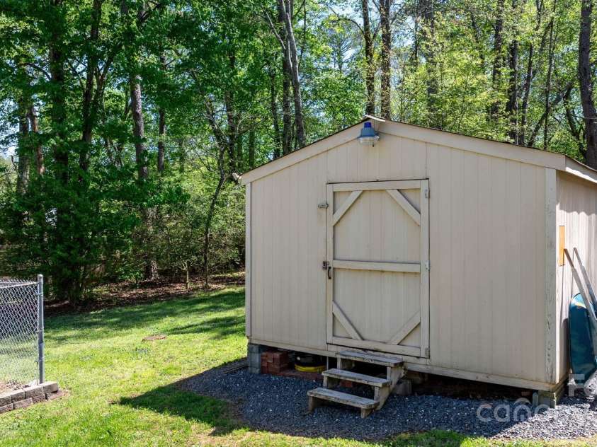 2003 Cape Hickory Cutoff Road, Hickory, NC 28601.  MLS# CAR4247539, YatesRealty ID 11579. 