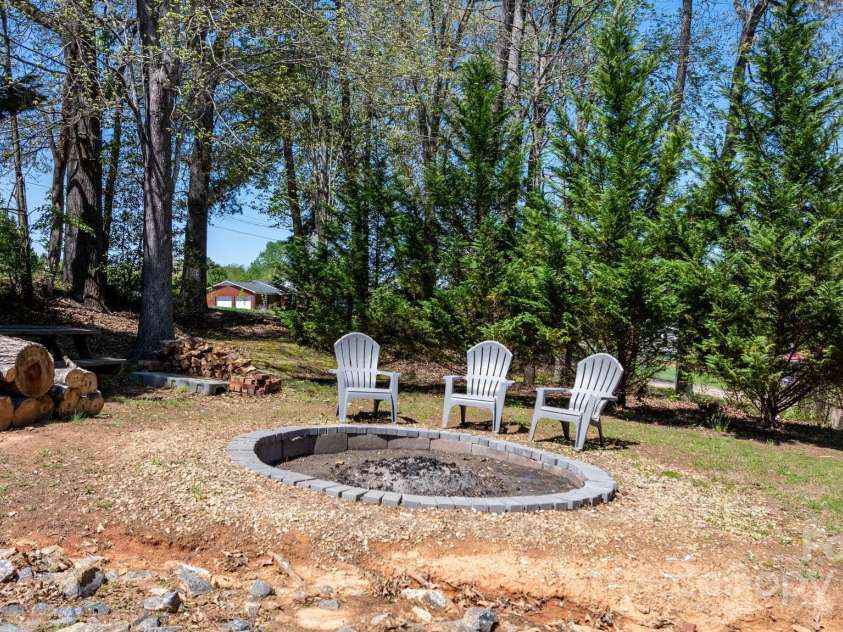 2003 Cape Hickory Cutoff Road, Hickory, NC 28601.  MLS# CAR4247539, YatesRealty ID 11579. 