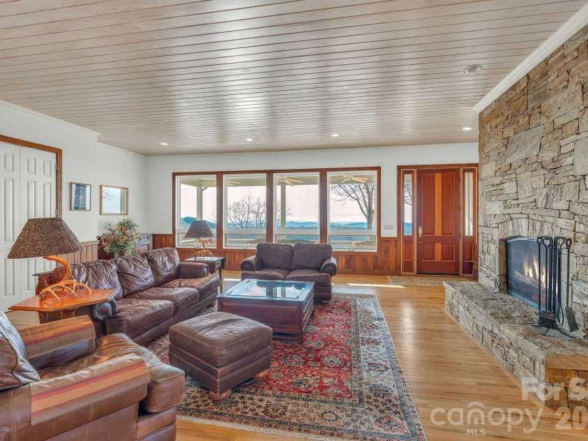933 Thunder Ridge Lane, Lenoir, NC 28645.  MLS# CAR4363345, YatesRealty ID 11579. 