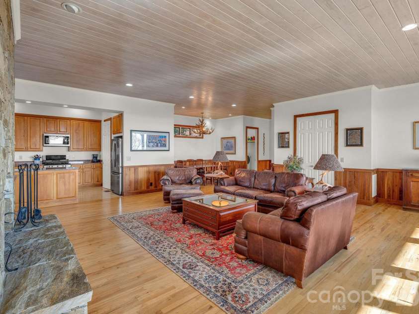 933 Thunder Ridge Lane, Lenoir, NC 28645.  MLS# CAR4363345, YatesRealty ID 11579. 